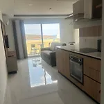 Lejlighed Luxurious One-bedroom With Sea Views *