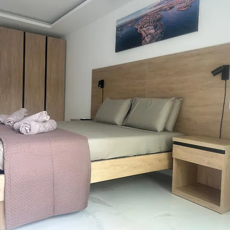 Daire Luxurious One-bedroom With Sea Views St. Paul's Bay