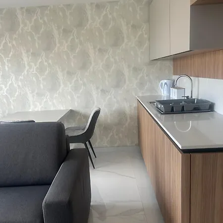 דירה Luxurious One-bedroom With Sea Views סיינט פול ביי