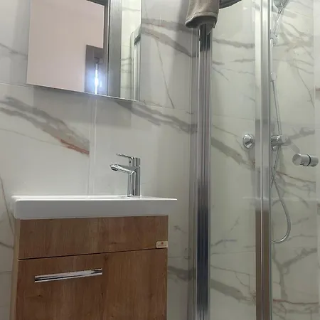 דירה Luxurious One-bedroom With Sea Views סיינט פול ביי
