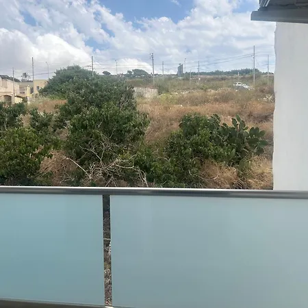 Luxurious One-bedroom With Sea Views
