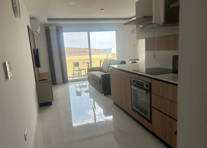 Lägenhet Luxurious One-bedroom With Sea Views *